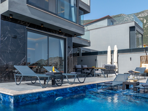  gece  -  Kasım
  | Kalkan’da 8 Kişilik Lüks Villa, Özel Isıtmalı Havuz ve Merkezi Konum